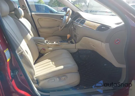 2000 Jaguar S-Type 4.0L V8 from USA, damaged, VIN SAJDA01D1YGL57692